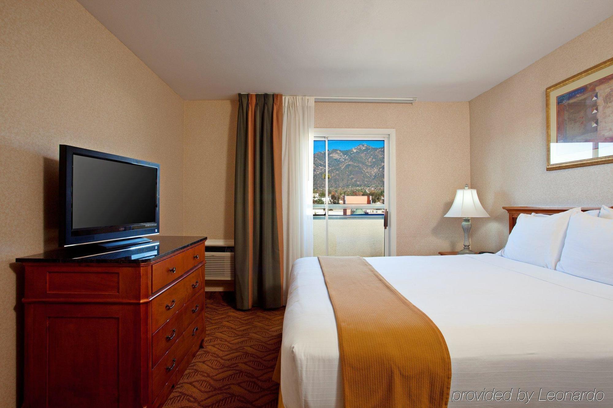 Hotel Express & - Angeles By Ihg 3*