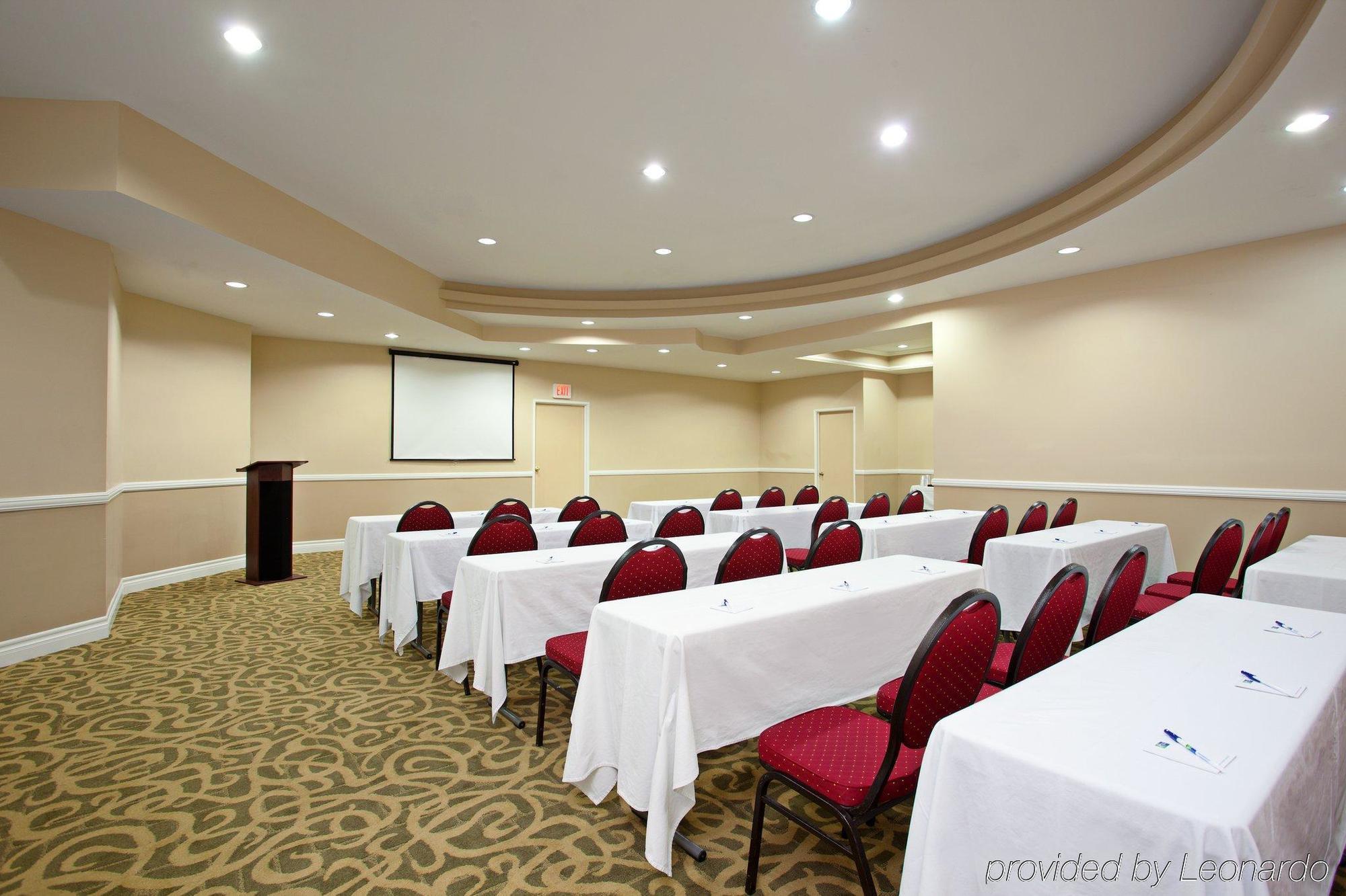 Hotel Express & - Angeles By Ihg 3*