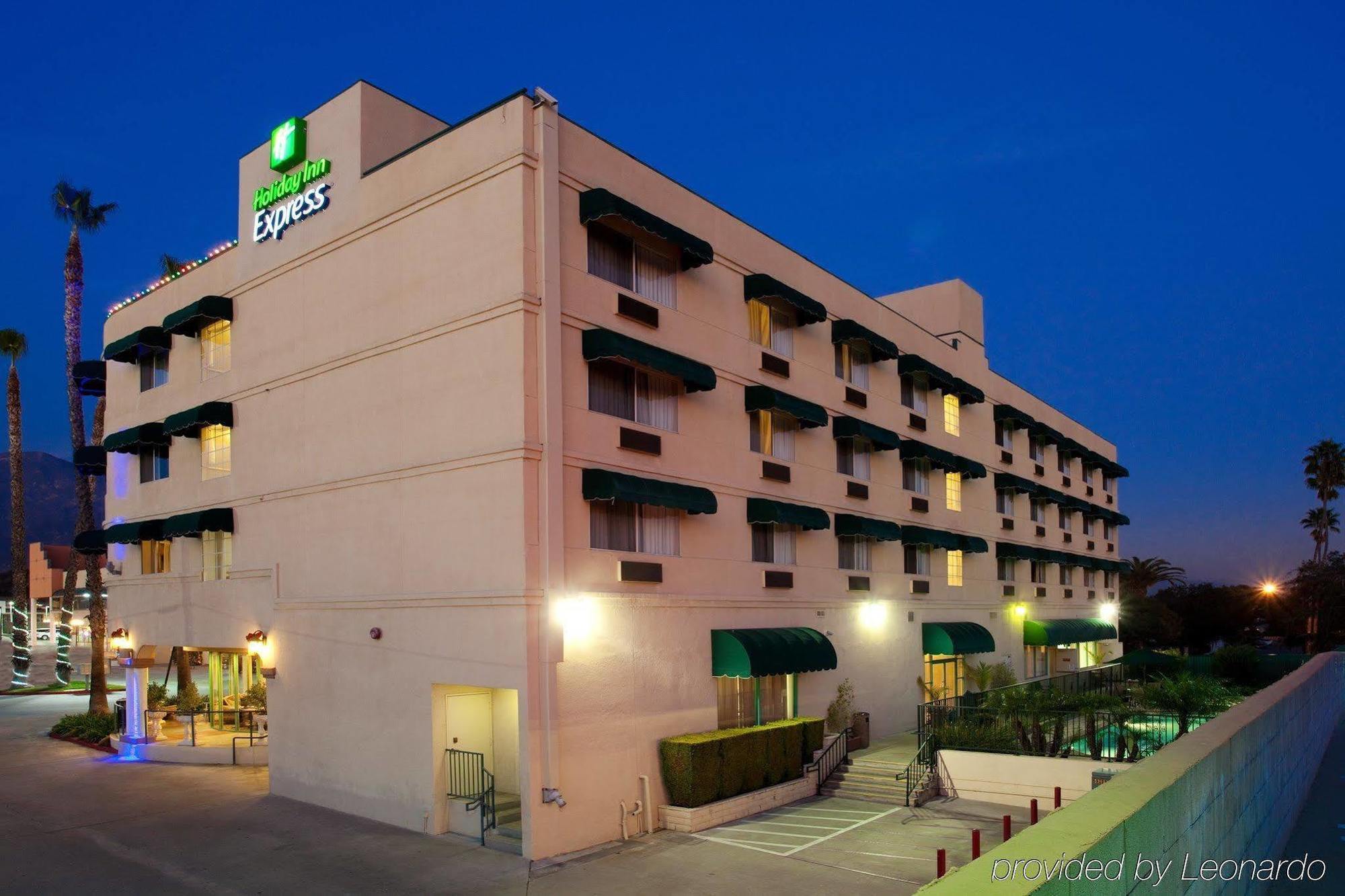 Hotel Express & - Angeles By Ihg